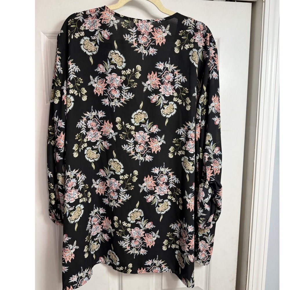 Terra & Sky Womens 3X Black Soot Floral Roll Tab Sleeve V-Neck Blouse - Picture 9 of 11
